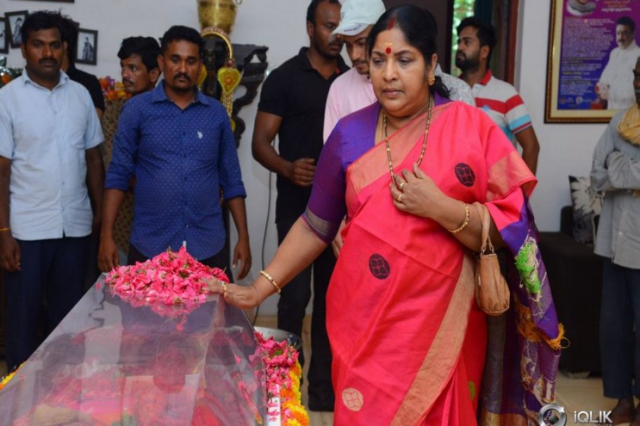 Celebrities-Pay-Homage-to-Vijaya-Nirmala-Garu